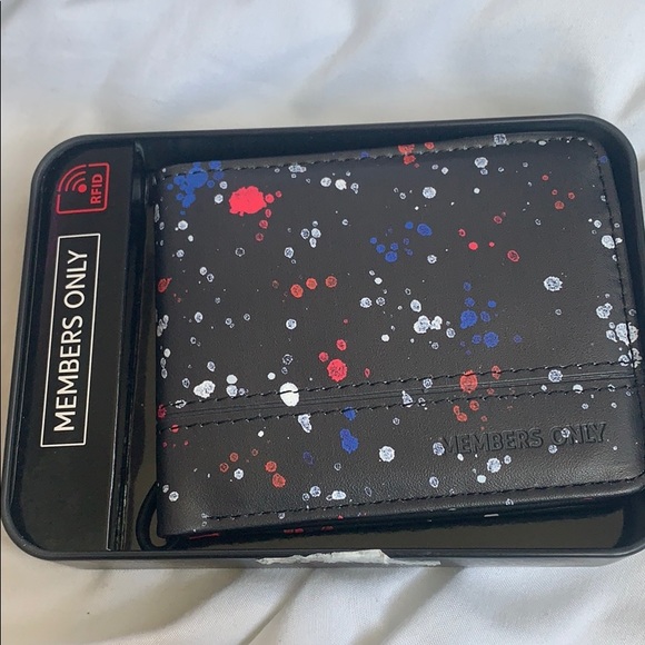 Members Only Wallet - Picture 2 of 2